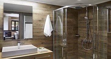 MounTrace Suites & Spa