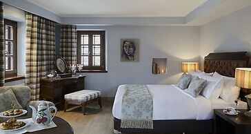 MounTrace Suites & Spa