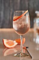 AC Hotel by Marriott Cleveland Beachwood