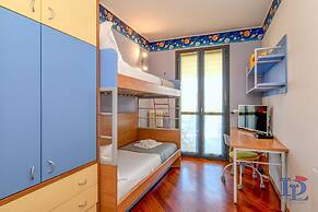 Desenzanoloft – Butterfly and Pools