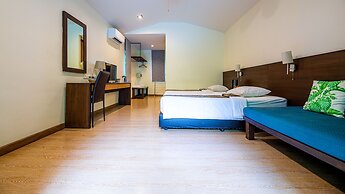 Baan Klang Aow Beach Resort