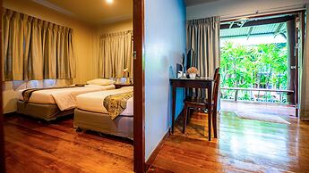 Baan Klang Aow Beach Resort