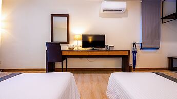 Baan Klang Aow Beach Resort