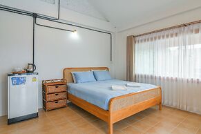 Bang Saphan Resort Hotel