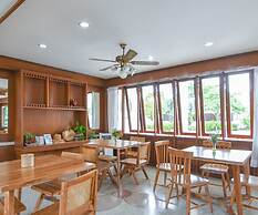 Bang Saphan Resort Hotel