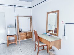 Bang Saphan Resort Hotel