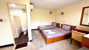 Bang Saphan Resort Hotel