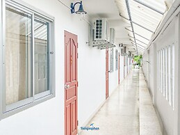 Bang Saphan Resort Hotel