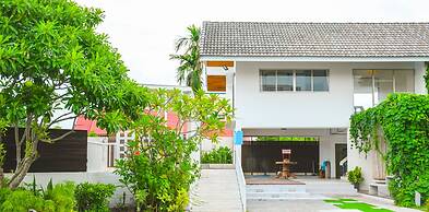 Bang Saphan Resort Hotel