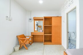 Bang Saphan Resort Hotel