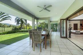 Tranquility By The Course Port Douglas