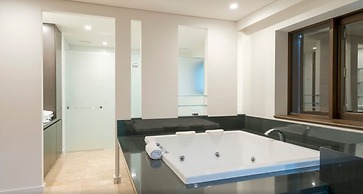 Luxury Apartments at Temple Resort and Spa Port Douglas