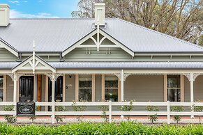 Grandview Accommodation - The Flaxley Apartments