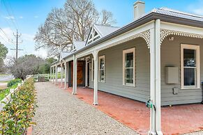 Grandview Accommodation - The Flaxley Apartments