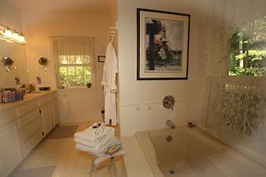 Inn to the Woods B&B