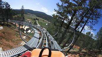 Rockerville Lodge & Cabins