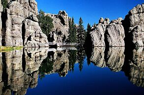 Rockerville Lodge & Cabins