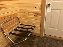 Rockerville Lodge & Cabins