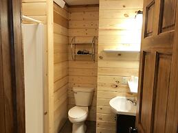 Rockerville Lodge & Cabins