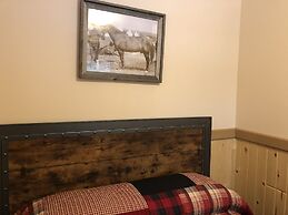 Rockerville Lodge & Cabins