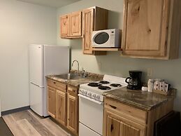 Rockerville Lodge & Cabins