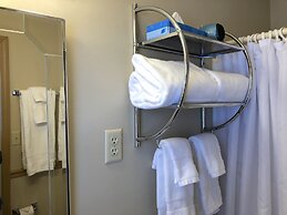 Rockerville Lodge & Cabins