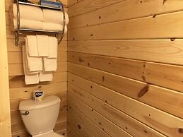 Rockerville Lodge & Cabins