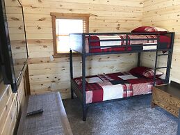 Rockerville Lodge & Cabins