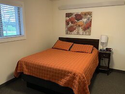 Rockerville Lodge & Cabins