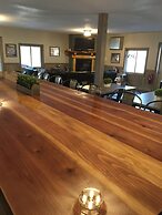 Rockerville Lodge & Cabins