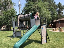 Rockerville Lodge & Cabins