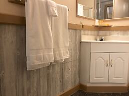 Rockerville Lodge & Cabins