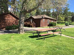 Rockerville Lodge & Cabins