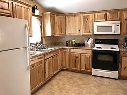 Rockerville Lodge & Cabins