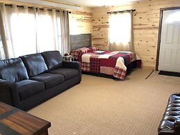 Rockerville Lodge & Cabins