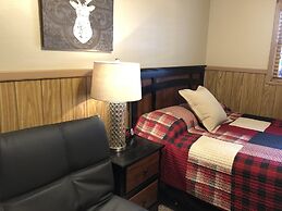 Rockerville Lodge & Cabins