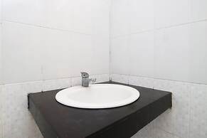 Taman Mekar Beach Inn