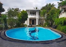 The Kandy Mount Layathraa