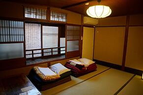 Gojo Guest House - Hostel