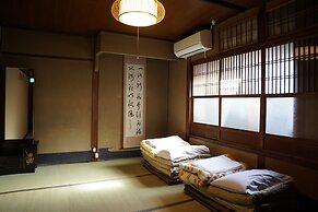 Gojo Guest House - Hostel