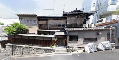 Gojo Guest House Annex - Hostel