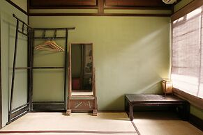 Gojo Guest House Annex - Hostel