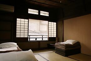 Gojo Guest House Annex - Hostel