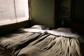 Gojo Guest House Annex - Hostel