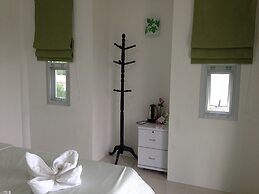 Baansuan Keb Tawan Resort