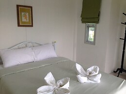 Baansuan Keb Tawan Resort