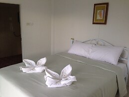 Baansuan Keb Tawan Resort