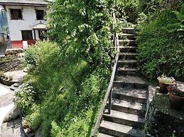 Everest Manla Resort