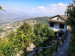 Everest Manla Resort