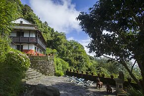 Everest Manla Resort